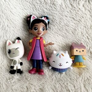 Gabbys Dollhouse Lot Of 4 Figures Color Chainging Dress Cakey Art Studio Set